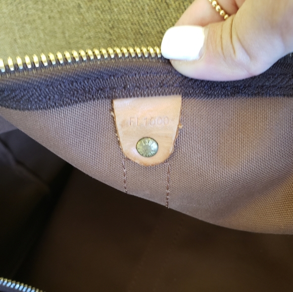 Authentic Louis Vuitton Monogram Keepall 50 - Picture 7 of 9